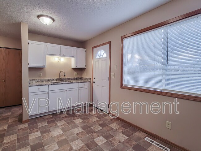 Foto del edificio - 24 Park Crest Ct