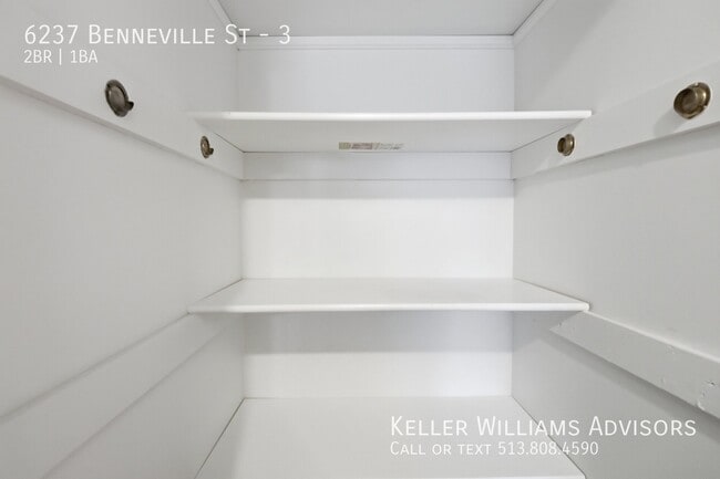 Building Photo - 6237 Benneville St