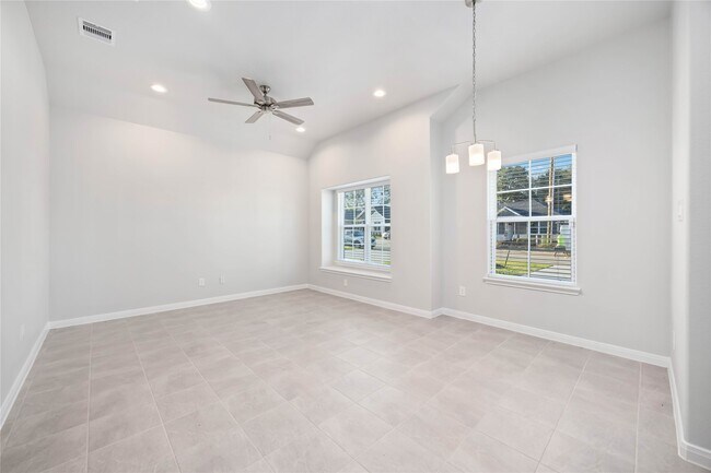 Building Photo - 11824 E Gate Dr