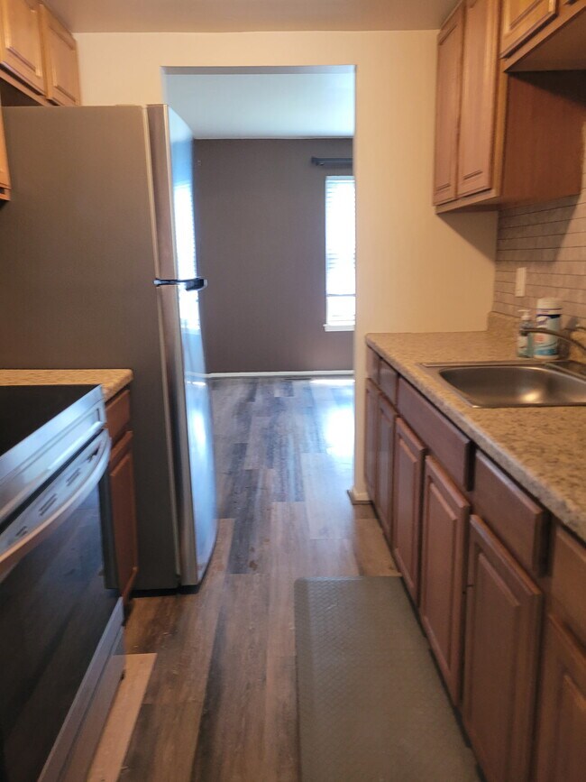 Foto del edificio - 1821 Graybird Ct