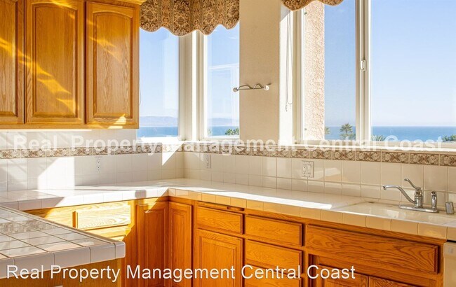 Building Photo - 4 br, 3.5 bath House - 185 Foothill Road
