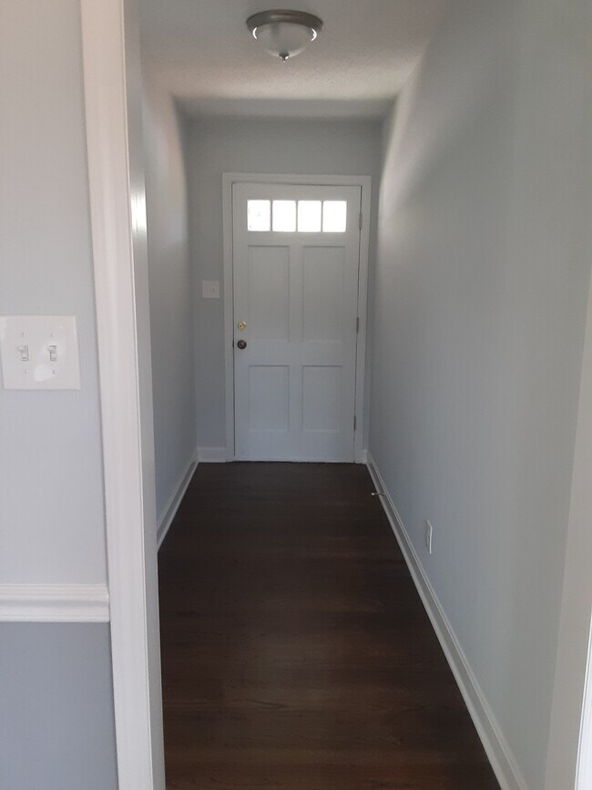 Foto del edificio - 2916 Camberley Dr