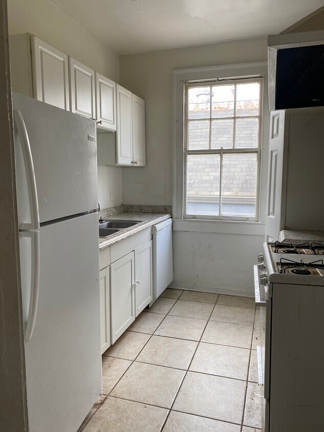 Primary Photo - 1617 Foucher St