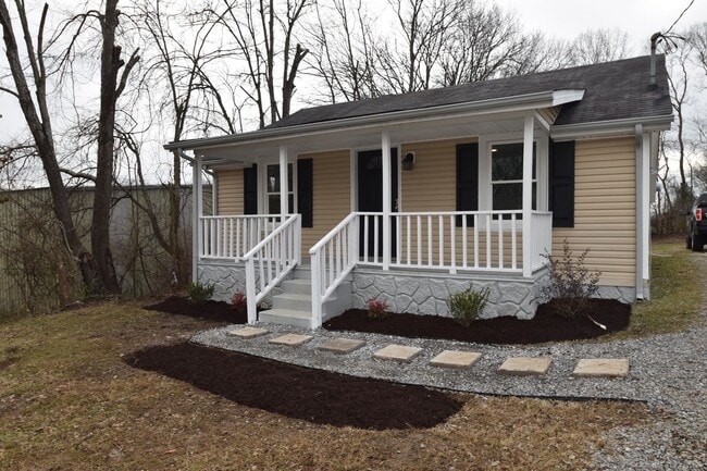 Building Photo - Coming soon to Gallatin 2 bed 1 bath