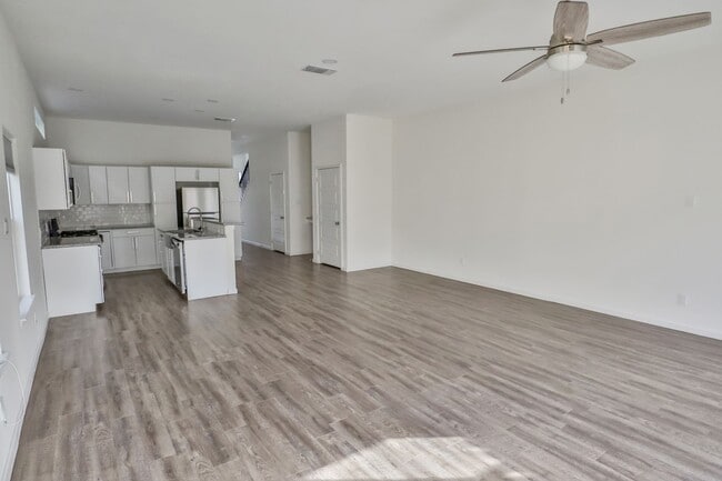 Foto del edificio - 1622 Dakota St