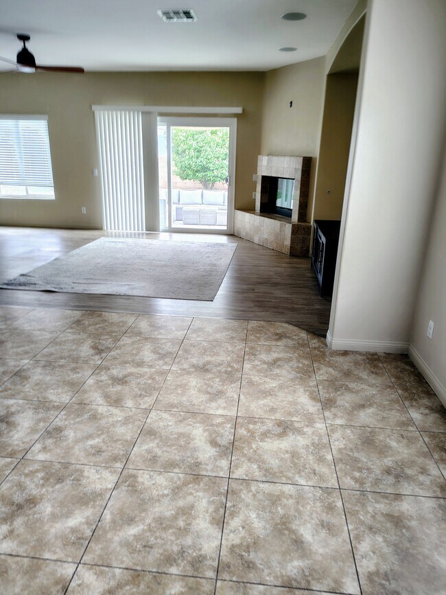 Foto del edificio - 64497 Brae Burn Ave