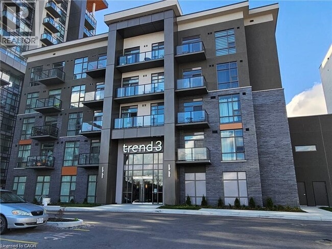 Building Photo - 326 Dundas St E