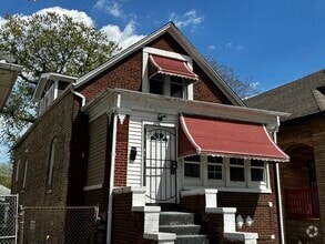 Building Photo - 7621 S Eberhart Ave
