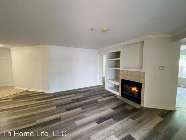 Building Photo - 3 br, 2 bath House - 12158 W Dorado Pl #12...