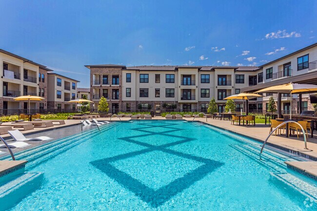 Piscina trasera - Berkshire Exchange
