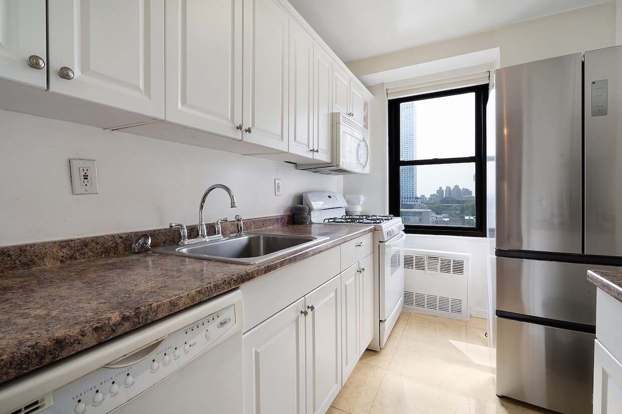 Foto principal - 225 Saint Pauls Ave