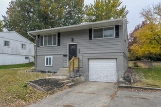 Building Photo - 9524 Wallace Ave