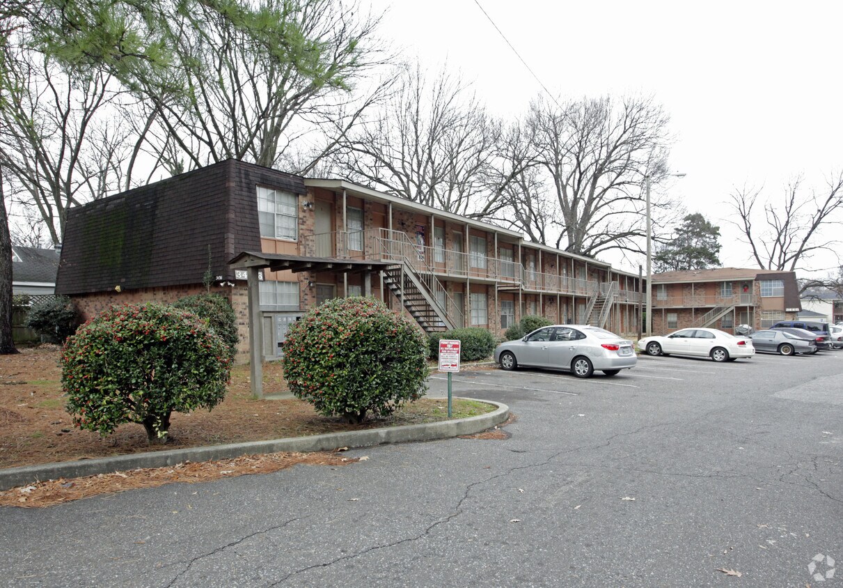Primary Photo - Carnes Manor