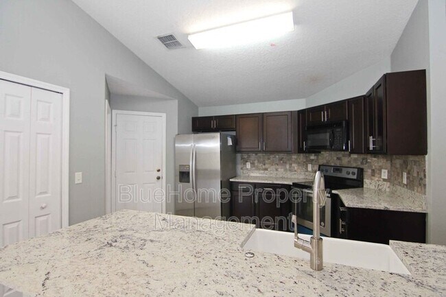 Building Photo - 2114 Ruche Ct