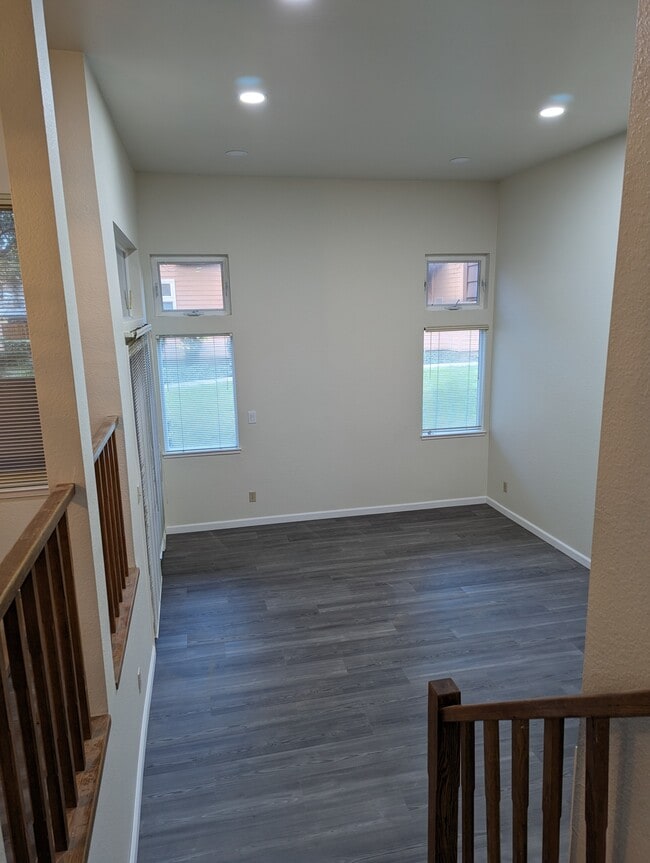 Living room - 297 Sumba Ct
