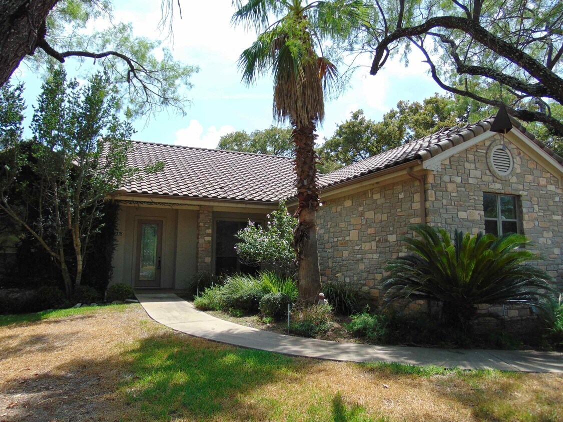 1308 Hi Cir N, Horseshoe Bay, TX 78657 House for Rent in Horseshoe