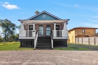Building Photo - 3042 Opelousas St