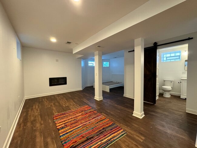 Building Photo - 2413 W Belden Ave