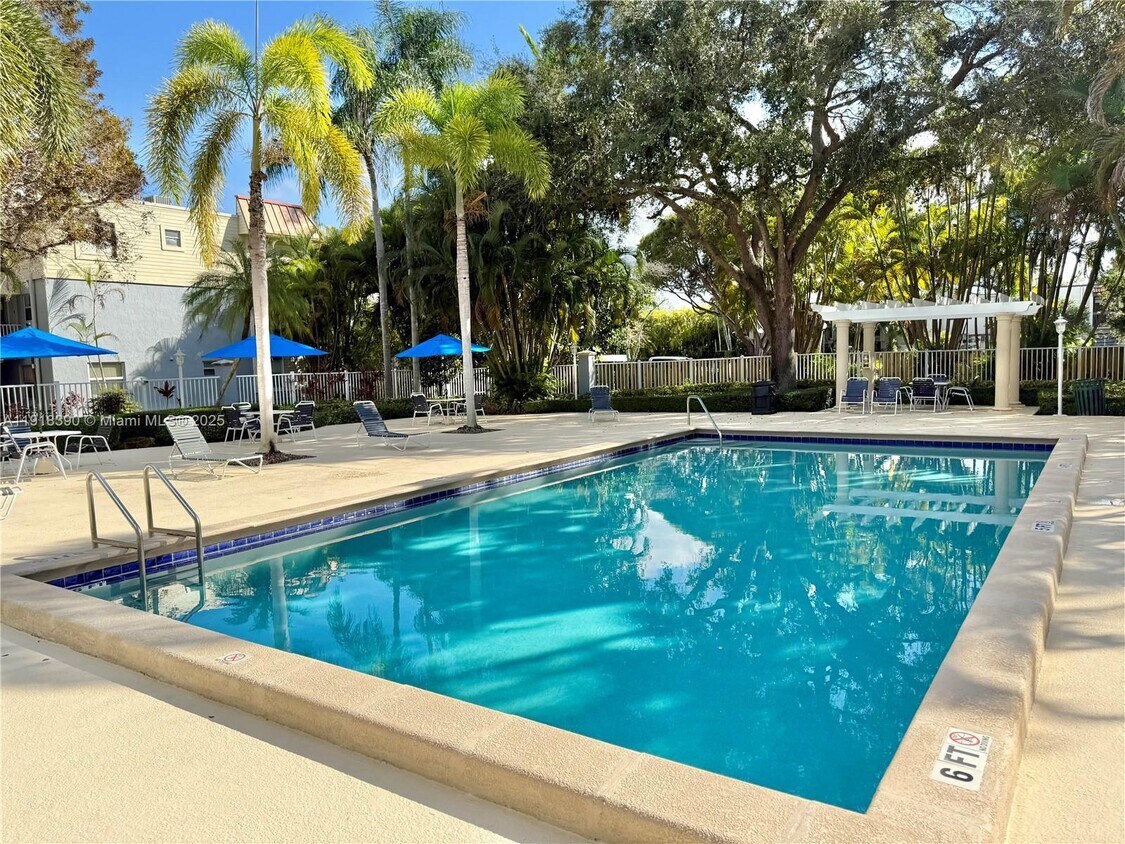 Foto principal - 4600 SW 67th Ave