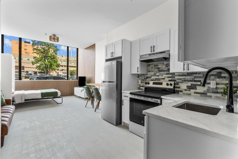 Primary Photo - 100 Jefferson Sq