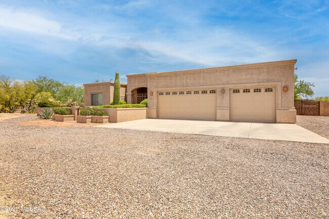 Building Photo - 3723 W Camino Alto
