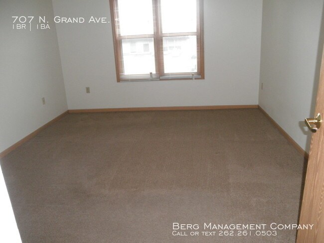 Building Photo - Center City Plaza - One bedroom - one bath