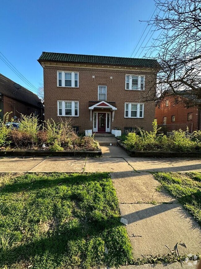 Sutter Heights Student Apartments for Rent University City, MO 1 Rentals