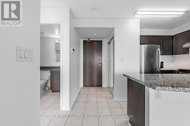 Building Photo - 4900 Glen Erin Dr