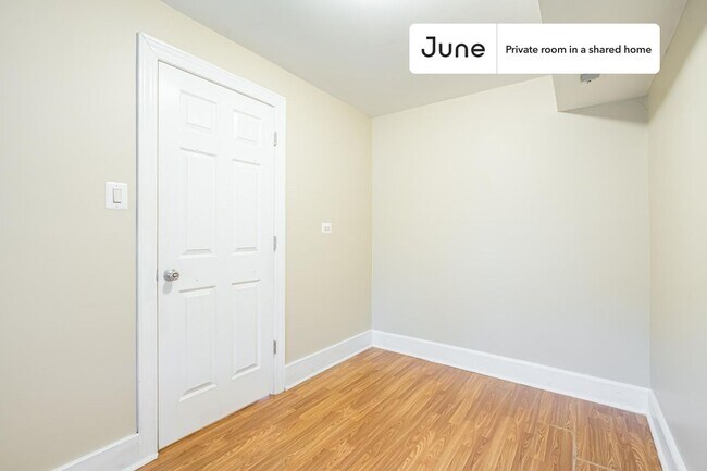 Foto del edificio - Room in Shared 3 bed/1 bath home