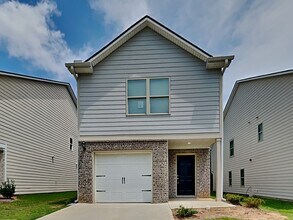 Building Photo - 2150 Belmont Cir NE