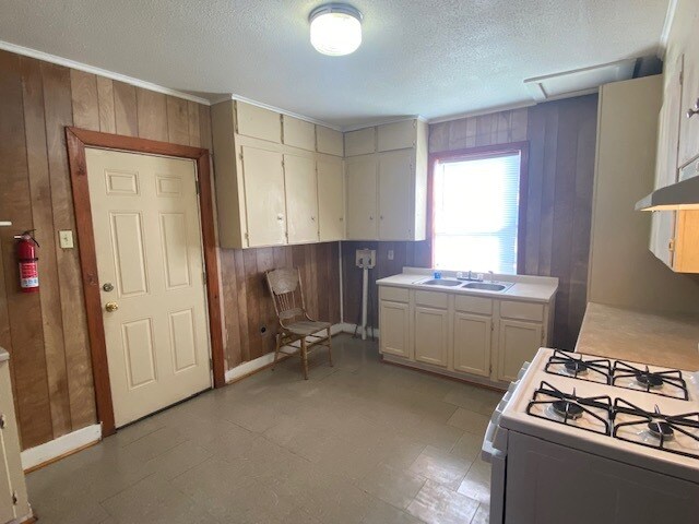Kitchen - 2505 Wise St