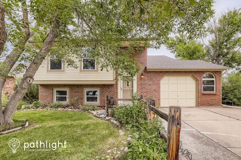 Primary Photo - 9433 W Elmhurst Pl