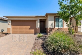 Building Photo - 1380 Warbler Wy