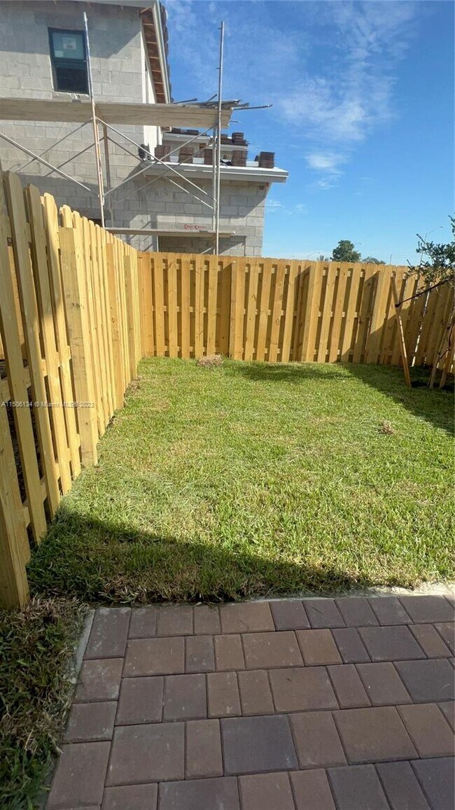 Foto del edificio - 12725 SW 234th Ter