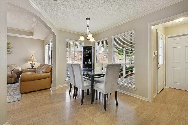 Building Photo - 5037 Amberlynn Drive