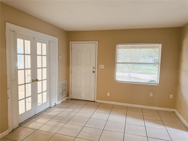 Building Photo - 315 Thornton Ln