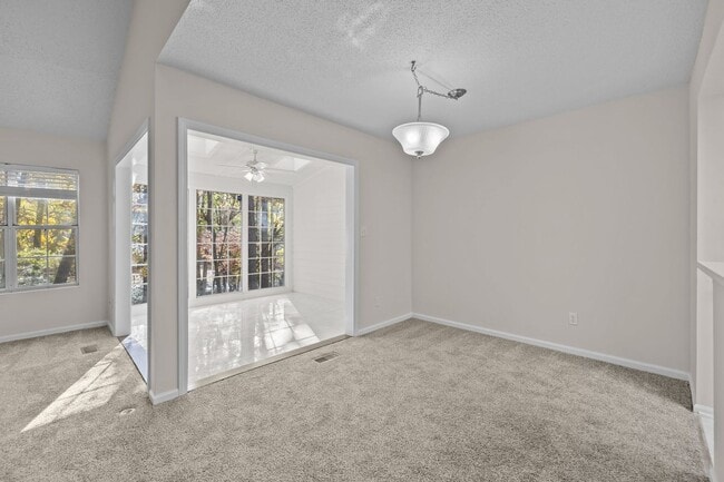 Building Photo - 9024 St Thomas Ln