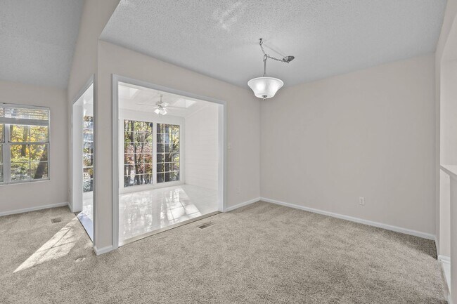 Foto del edificio - 9024 St Thomas Ln