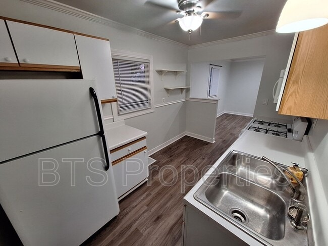 Building Photo - 921 W Purtscher Dr