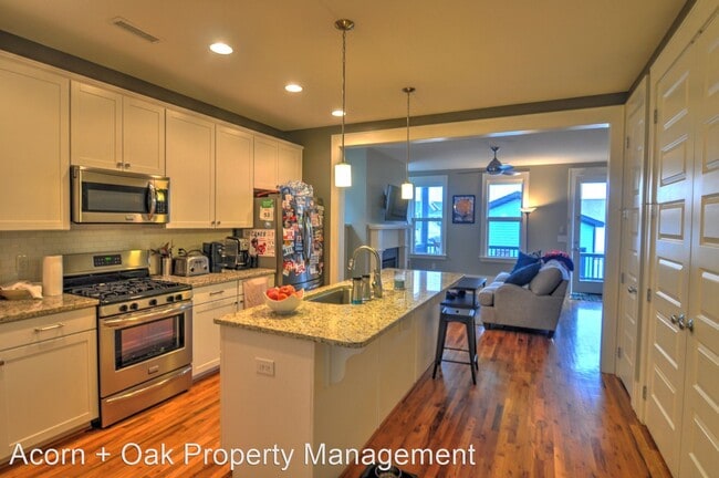 Building Photo - 4 br, 3.5 bath House - 118 Rock Ledge Drive