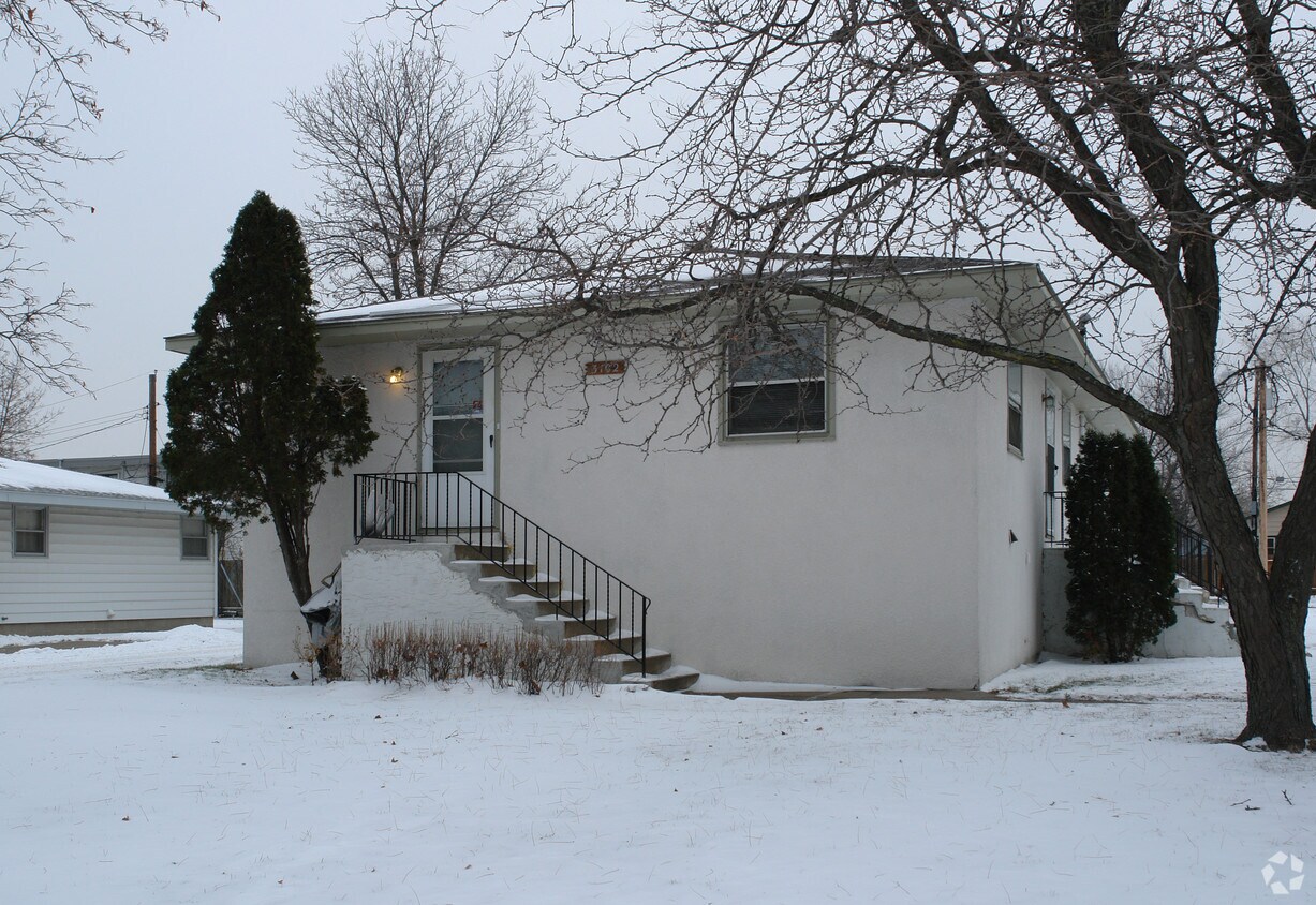 Building Photo - 3102 6th Ave
