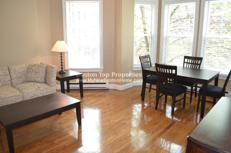 Foto del edificio - 537 Columbus Ave