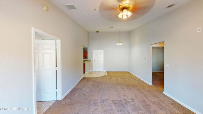 Foto del edificio - 7920 Merrill Rd