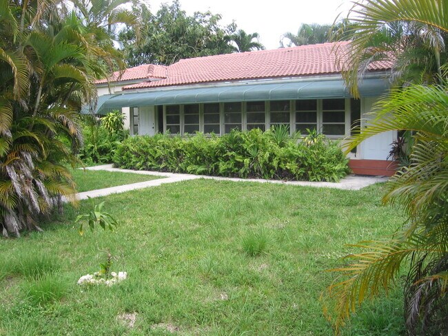 Foto del edificio - 11205 NE 10th Ave