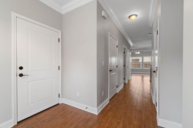 Building Photo - 116 Jonquil Ave NW
