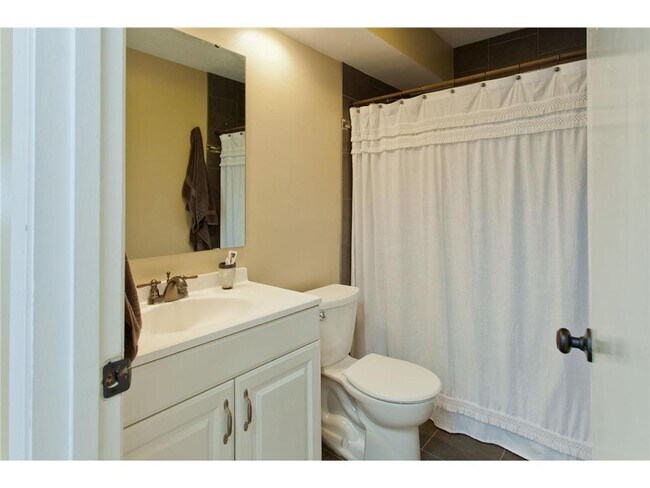 Foto del edificio - 831 Weeks Ave SE