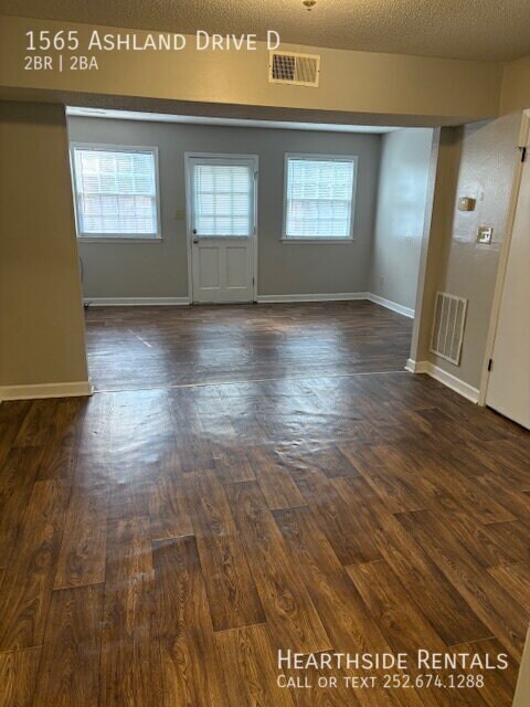 Foto del edificio - 1565 Ashland Dr