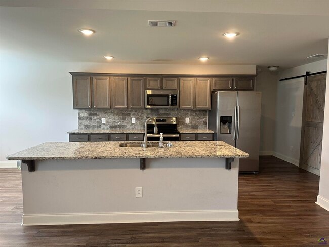Foto del edificio - 137 Worchester Cir