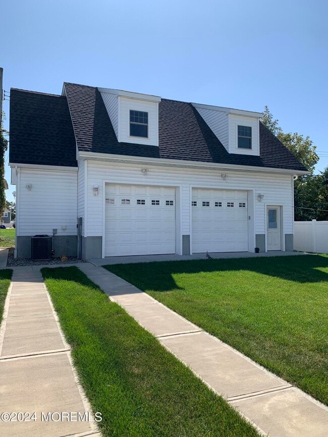 Building Photo - 207 Brinley Ave