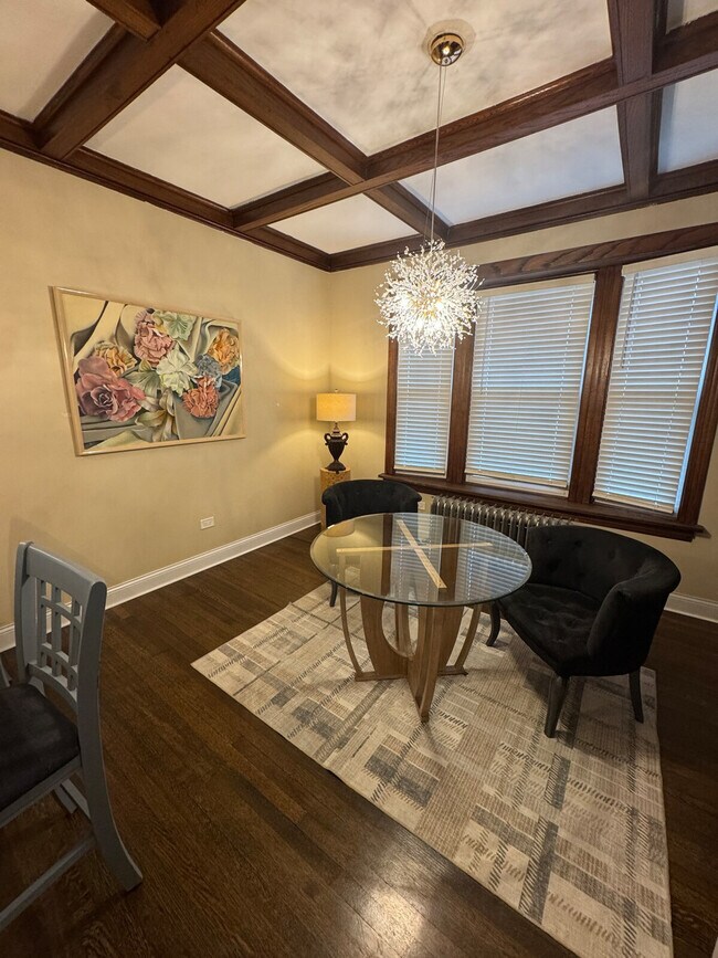 Foto del edificio - 1506 W Thome Ave